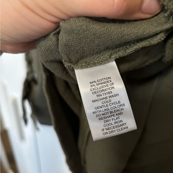 Cable and Gauge Olive Green Women's  Top with long Sleeve Details in L - Picture 5 of 5